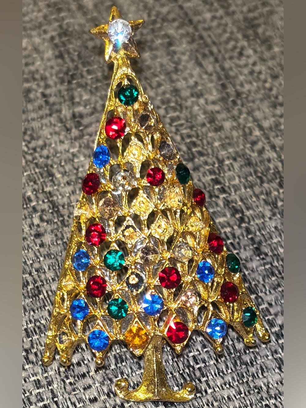 Vintage Tancer II Gold-Tone Christmas Tree Brooch with Colorful Rhinestones